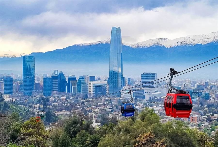 Santiago e o teleférico do Cerro San Cristóbal